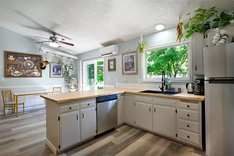 Kitchen - 911 Greers Ferry Rd, Libby, MT 59923 photo 3 of 5