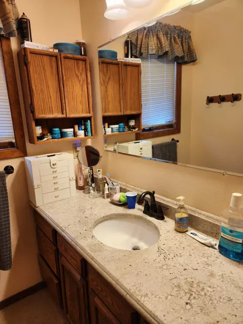 Bath - 458 Eureka Heights Rd, Eureka, MT 59917 photo 3 of 4