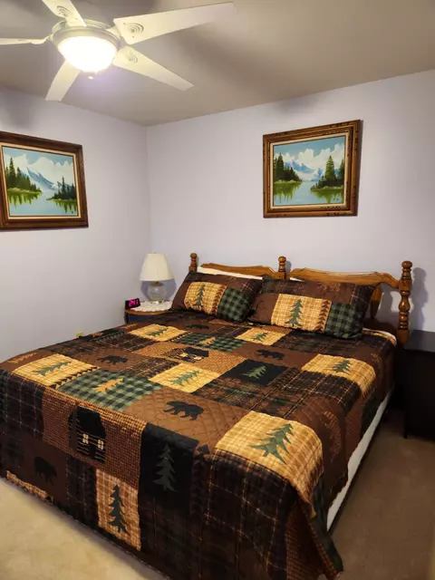 Bedroom - 458 Eureka Heights Rd, Eureka, MT 59917 photo 2 of 3