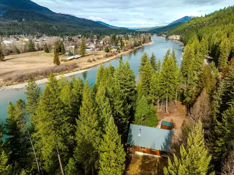 716 Kootenai River Rd, Troy, MT 59935