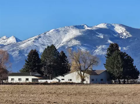 472 Magpie Ln, Corvallis, MT 59828