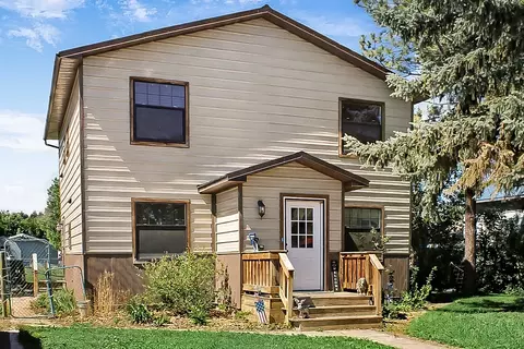 122 E Richland Ave, Shelby, MT 59474