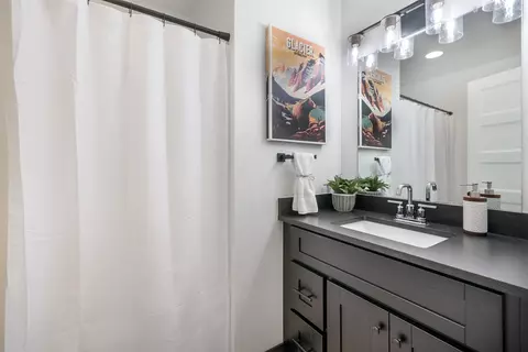 Bath - 519 1st Ave E, Kalispell, MT 59901 photo 4 of 4