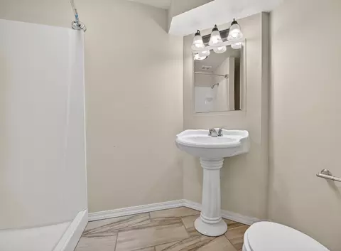 Bath - 100 Mountain Cir, Eureka, MT 59917 photo 4 of 4