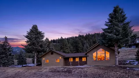 100 Mountain Cir, Eureka, MT 59917