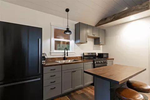 Kitchen - 30260 Beavertail Rd, Clinton, MT 59825 photo 1 of 3