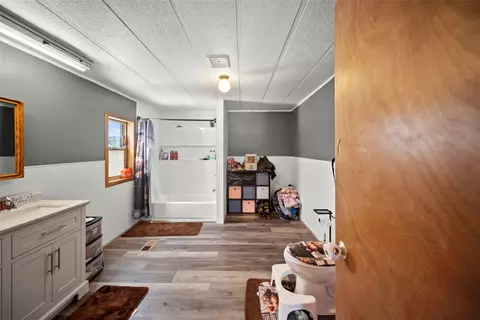 Bath - 62 Silver Leaf Dr, Kalispell, MT 59901 photo 1 of 4