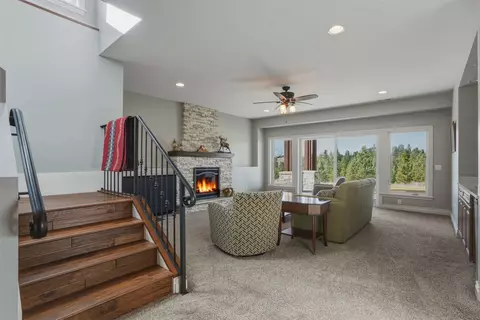 Living - 526 Bitterroot Dr, Florence, MT 59833 photo 5 of 8