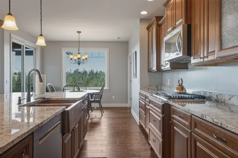 Kitchen - 526 Bitterroot Dr, Florence, MT 59833 photo 5 of 5