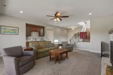 Living - 526 Bitterroot Dr, Florence, MT 59833 photo 8 of 8