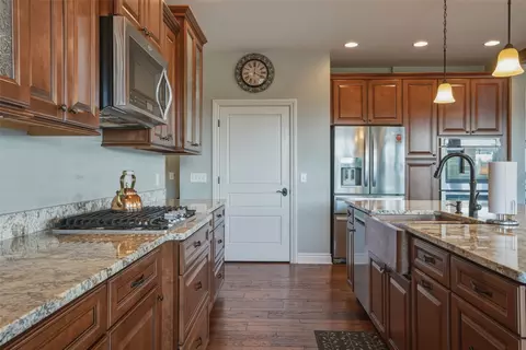 Kitchen - 526 Bitterroot Dr, Florence, MT 59833 photo 4 of 5