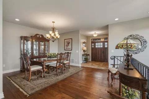 Dining - 526 Bitterroot Dr, Florence, MT 59833 photo 3 of 4