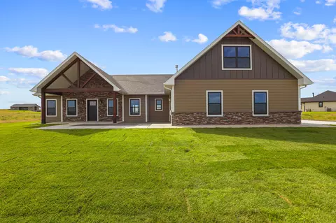 40 Platinum Ln, Great Falls, MT 59405