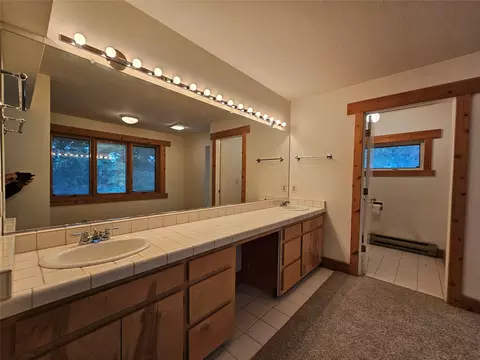 Bath - 645 Alvista Loop, Hamilton, MT 59840 photo 3 of 4