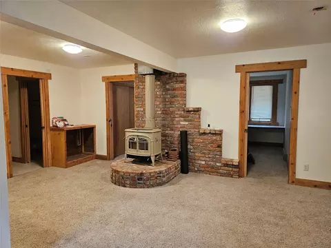Living - 645 Alvista Loop, Hamilton, MT 59840 photo 4 of 10