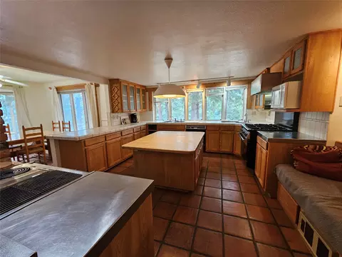 Kitchen - 645 Alvista Loop, Hamilton, MT 59840 photo 2 of 2