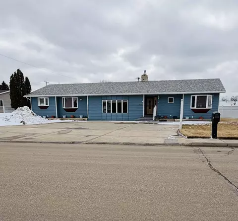 621 W Laurel Ave, Plentywood, MT 59254