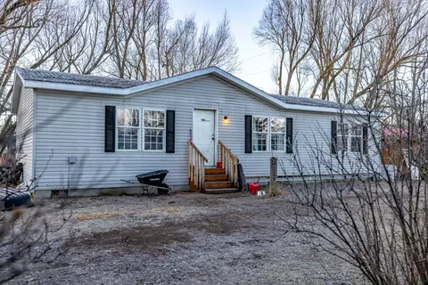 100 Lynnewood Dr, Columbia Falls, MT 59912