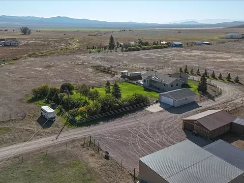7517 Duffy Ln, Canyon Creek, MT 59633