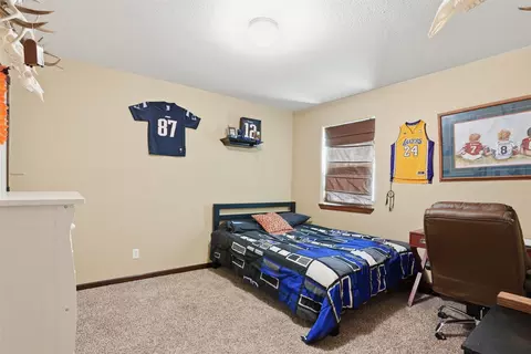 Bedroom - 231 Merganser Ln, Hamilton, MT 59840 photo 2 of 5