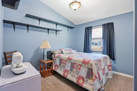 Bedroom - 231 Merganser Ln, Hamilton, MT 59840 photo 3 of 5