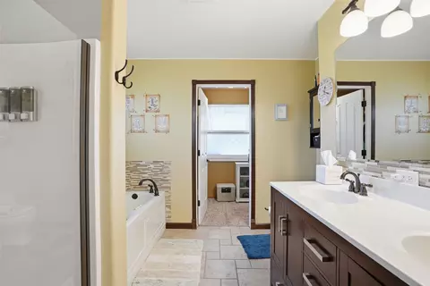 Bath - 231 Merganser Ln, Hamilton, MT 59840 photo 1 of 3
