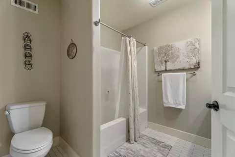 Bath - 19 Cobble Stone Way # D, Clancy, MT 59634 photo 4 of 4
