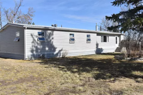 208 2nd Ave SW, Brady, MT 59416