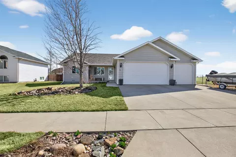 44 34th Ave NE, Great Falls, MT 59404