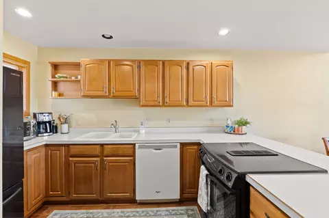 Kitchen - 11 Eagle Bend Dr, Bigfork, MT 59911 photo 3 of 5