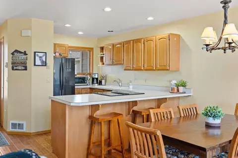 Kitchen - 11 Eagle Bend Dr, Bigfork, MT 59911 photo 4 of 5