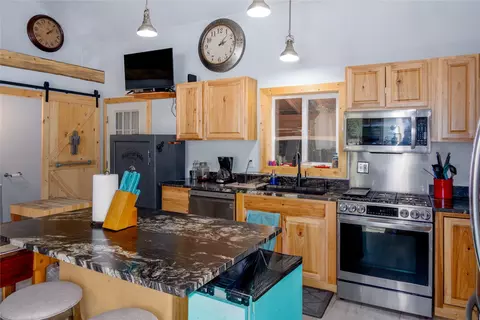 Kitchen - 116 Cherry Creek Bluff Rd, Libby, MT 59923 photo 2 of 4