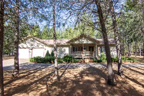 476 N Milnor Lake Rd, Troy, MT 59935