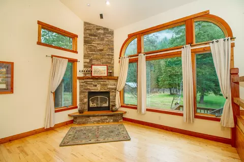 187 Blaine Mountain Rd, Kalispell, MT 59901