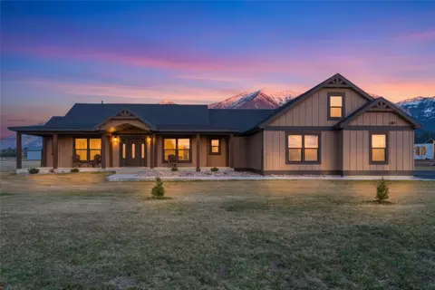 5 Towering Pine Ct, Kalispell, MT 59901