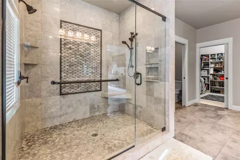 Bath - 693 Cottonwood Rd, Hamilton, MT 59840 photo 3 of 5