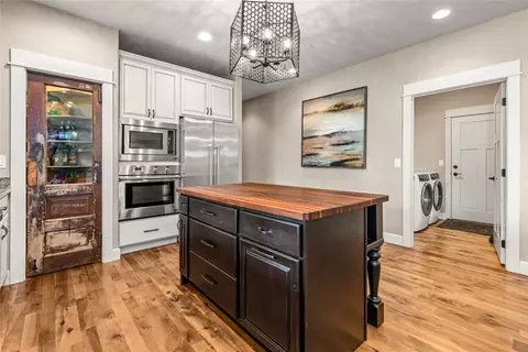 Kitchen - 693 Cottonwood Rd, Hamilton, MT 59840 photo 3 of 6