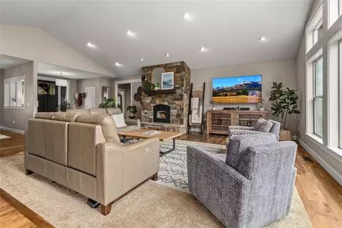 Living - 693 Cottonwood Rd, Hamilton, MT 59840 photo 1 of 3