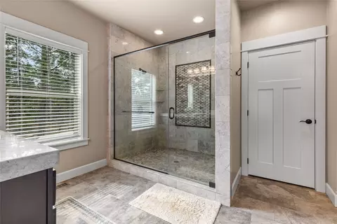 Bath - 693 Cottonwood Rd, Hamilton, MT 59840 photo 2 of 5