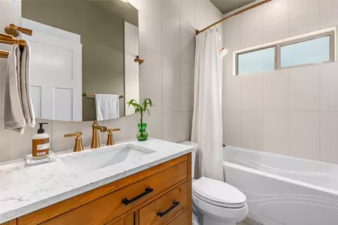 Bath - 693 Cottonwood Rd, Hamilton, MT 59840 photo 5 of 5