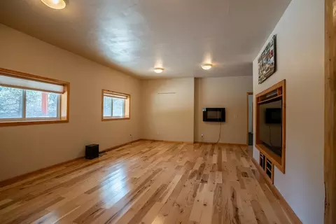 Living - 1009 Bourne Loop, Victor, MT 59875 photo 4 of 5