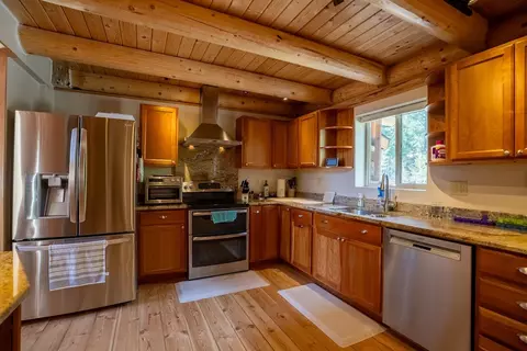 Kitchen - 1009 Bourne Loop, Victor, MT 59875 photo 2 of 3