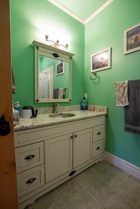 Bath - 1009 Bourne Loop, Victor, MT 59875 photo 6 of 6