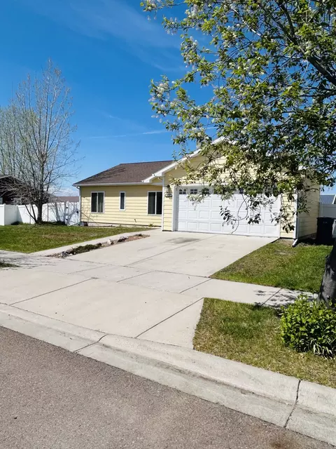 1413 28th Ave S, Great Falls, MT 59405