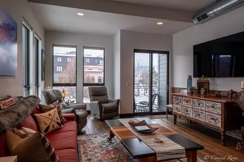 139 E 2nd St #201, Whitefish, MT 59937