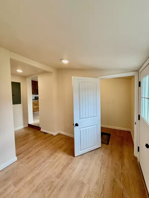 Entry Way - 307 N 5th St, Hamilton, MT 59840 photo 2 of 3