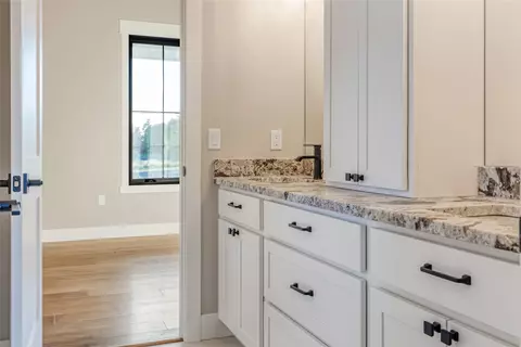 Entry Way - 1052 Foxtail Dr, Kalispell, MT 59901 photo 2 of 5