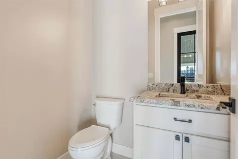 Bath - 1052 Foxtail Dr, Kalispell, MT 59901 photo 10 of 13