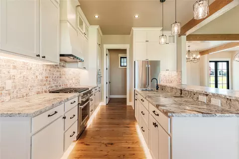 Kitchen - 1052 Foxtail Dr, Kalispell, MT 59901 photo 9 of 11