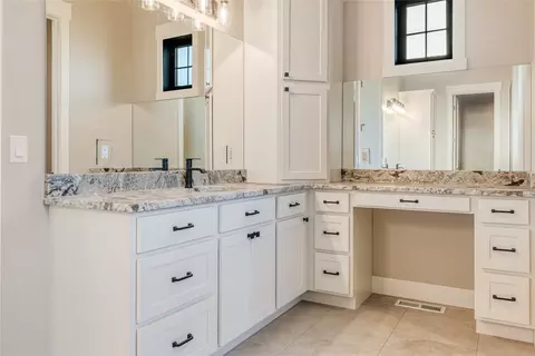Bath - 1052 Foxtail Dr, Kalispell, MT 59901 photo 6 of 13